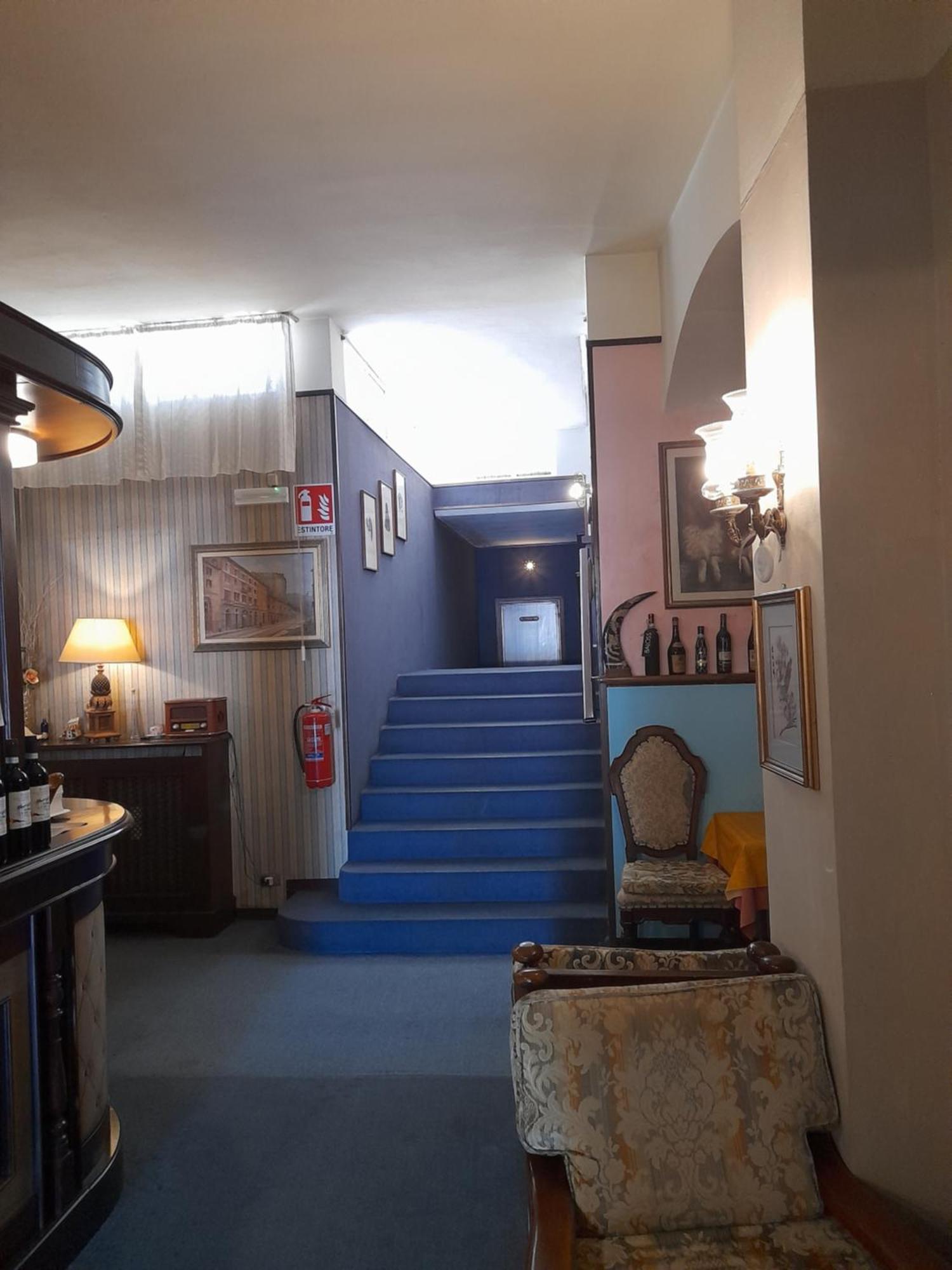 Hotel Florida Arona Buitenkant foto