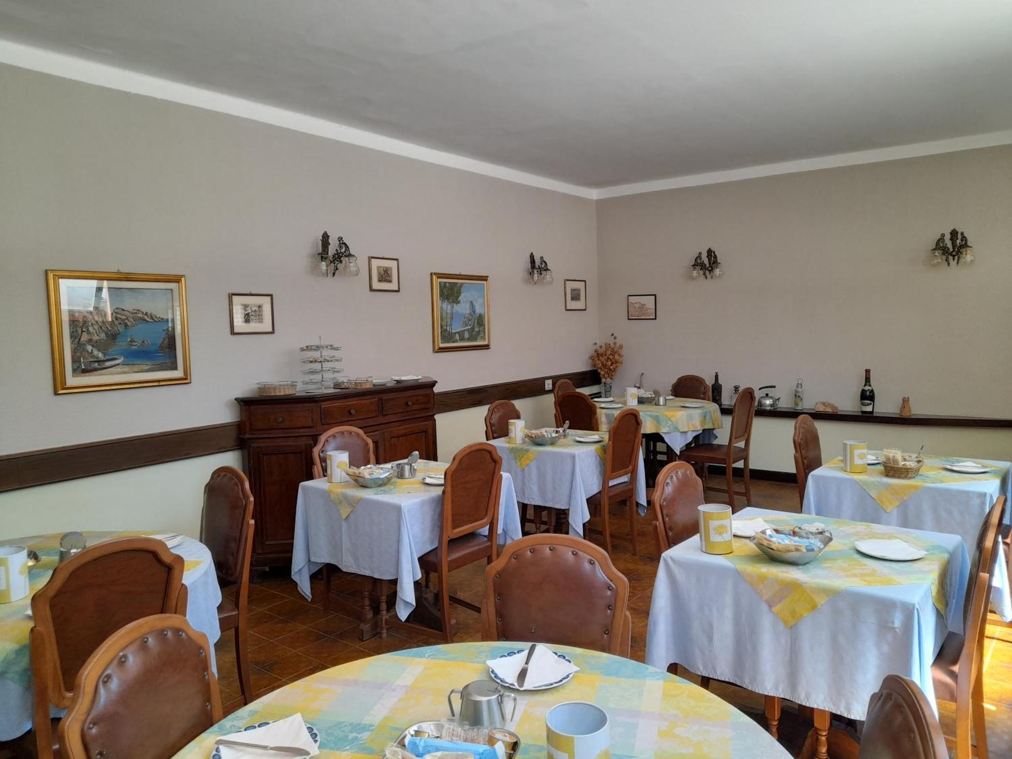 Hotel Florida Arona Buitenkant foto
