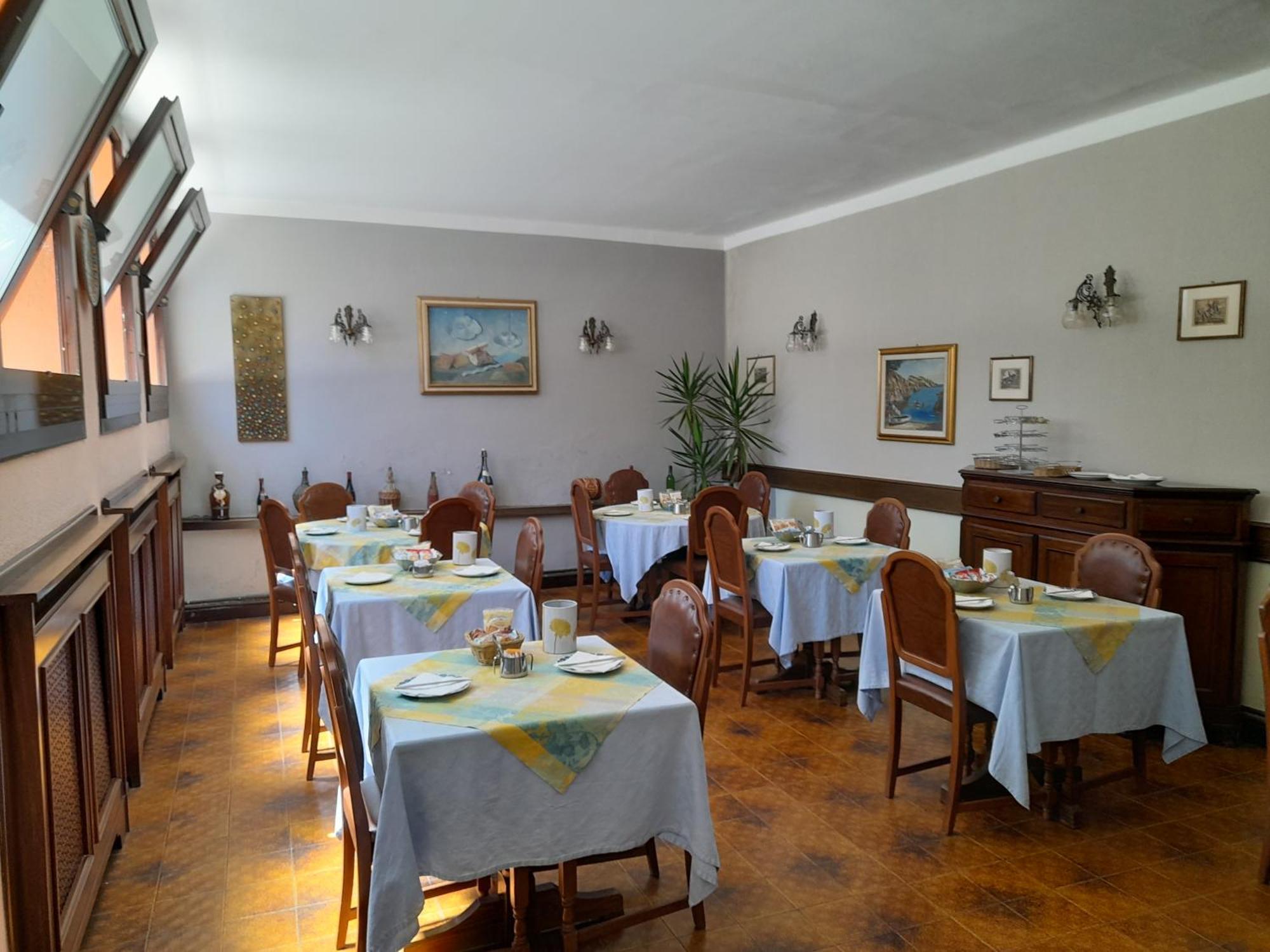 Hotel Florida Arona Buitenkant foto