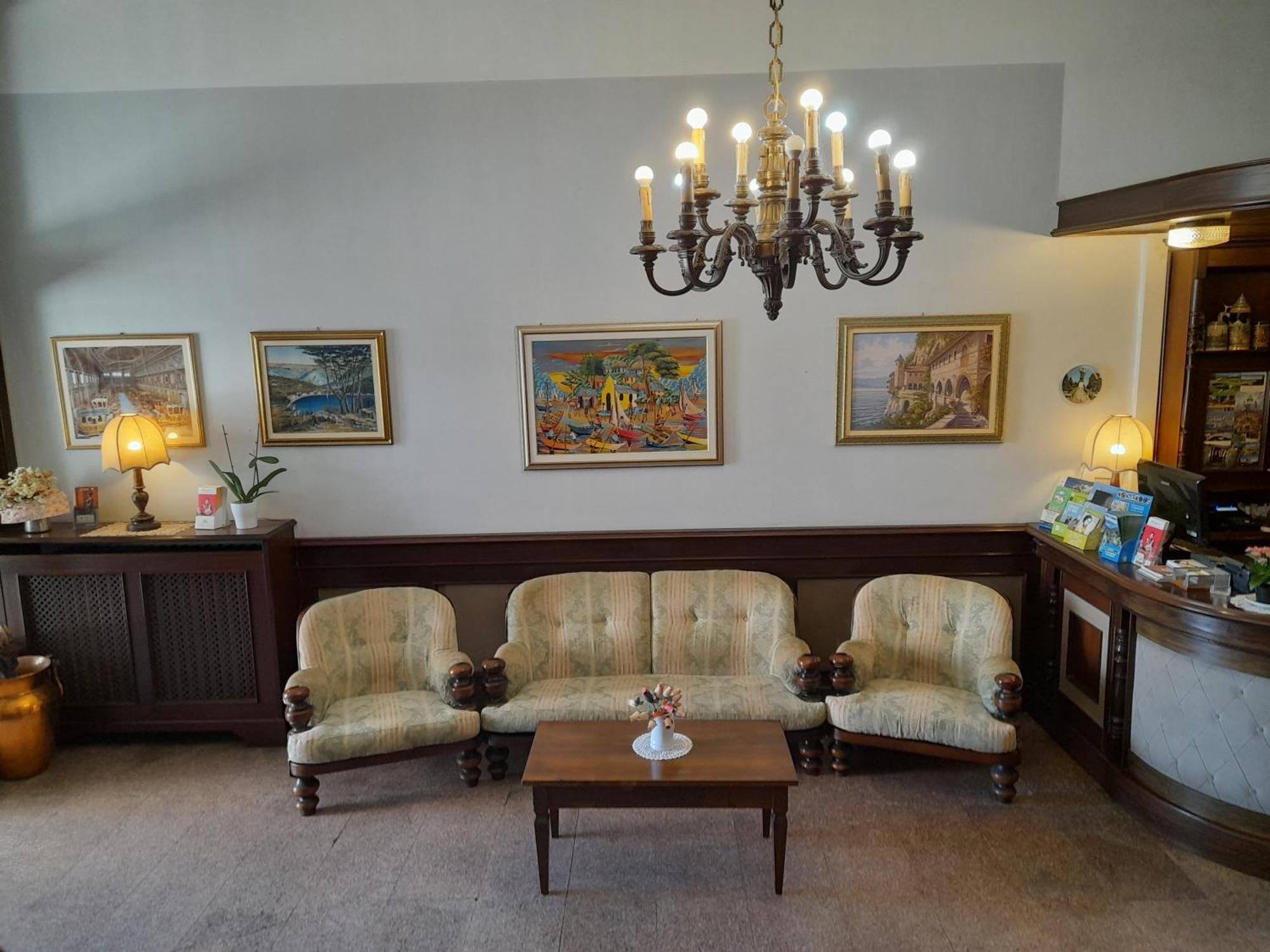 Hotel Florida Arona Buitenkant foto